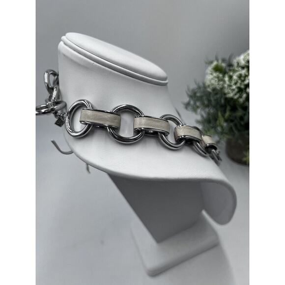 Banana Republic Silver Tone Link Necklace With Beige Leather Links Toggle Clasp - Picture 8 of 14